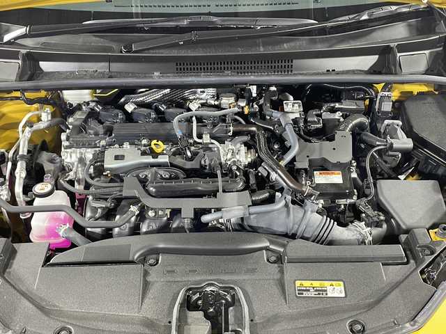 トヨタ プリウス Z 沖縄県 2024(令6)年 0.5万km 黄 禁煙車　/ワンオーナー　/純正１２．３インチナビ　/（フルセグＴＶ　Ｂｌｕｅｔｏｏｔｈ）　/全方位カメラ　/トヨタセーフティセンス/・PCS（プリクラッシュセーフティ）/・LDA（レーンディパーチャーアラート）/・AHB（オートマチックハイビーム）/BSM（ブラインドスポットモニター）　/PDA（プロアクティブドライビングアシスト）　/前後ドライブレコーダー　/ＥＴＣ２．０/レーダークルーズコントロール/レザーシート/メモリー付パワーシート/シートヒーター、エアシート/置くだけ充電/ステアリングヒーター