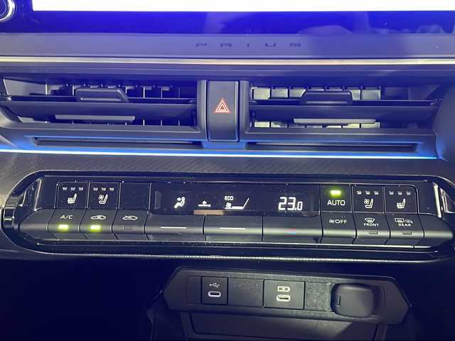 トヨタ プリウス Z 沖縄県 2024(令6)年 0.5万km 黄 禁煙車　/ワンオーナー　/純正１２．３インチナビ　/（フルセグＴＶ　Ｂｌｕｅｔｏｏｔｈ）　/全方位カメラ　/トヨタセーフティセンス/・PCS（プリクラッシュセーフティ）/・LDA（レーンディパーチャーアラート）/・AHB（オートマチックハイビーム）/BSM（ブラインドスポットモニター）　/PDA（プロアクティブドライビングアシスト）　/前後ドライブレコーダー　/ＥＴＣ２．０/レーダークルーズコントロール/レザーシート/メモリー付パワーシート/シートヒーター、エアシート/置くだけ充電/ステアリングヒーター