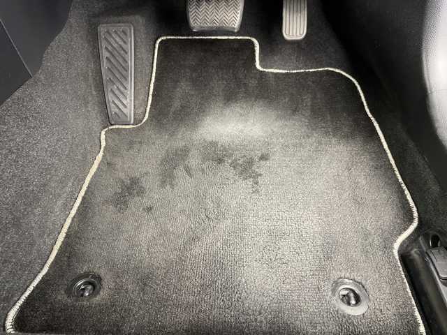 トヨタ カローラツーリング ダブルバイビー 群馬県 2020(令2)年 0.7万km スパークリングブラックパールクリスタルシャイン モデリスタエアロ　純正９型ナビ　バックカメラ　ＥＴＣ　純正ドラレコ　ハーフレザーシート　アダプティブクルーズコントロール　衝突被害軽減ブレーキ　レーンアシスト　クリアランスソナー　LED　禁煙車