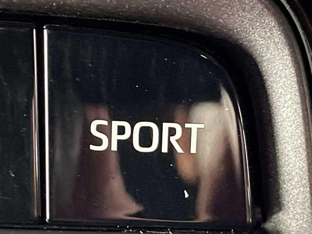 トヨタ カローラツーリング ダブルバイビー 群馬県 2020(令2)年 0.7万km スパークリングブラックパールクリスタルシャイン モデリスタエアロ　純正９型ナビ　バックカメラ　ＥＴＣ　純正ドラレコ　ハーフレザーシート　アダプティブクルーズコントロール　衝突被害軽減ブレーキ　レーンアシスト　クリアランスソナー　LED　禁煙車