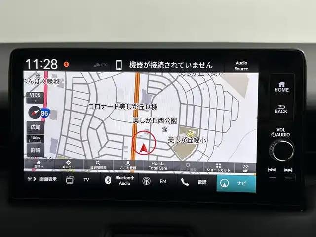 ホンダ ヴェゼル ハイブリッド e:HEV Z 道央・札幌 2022(令4)年 4.1万km プラチナホワイトパール ・４WD/・寒冷地仕様/・純正ロアスカート（F・R）/・純正ガーニッシュ（S・R）/・ホンダコネクトディスプレイ/　BT／AppleCarPlay／AndroidAuto/・マルチビューカメラシステム/・純正ビルトインETC2.0 /・純正前後ドライブレコーダー/・ホンダセンシング/・衝突軽減ブレーキ/・レーンキープアシスト/・横滑り防止装置/・アイドリングストップ/・ブラインドスポットインフォメーション/・ハーフレザーシート/・前席シートヒーター/・ステアリングヒーター/・ワイヤレス充電/・パドルシフト/・テールゲートスポイラー/・純正AW18インチ/・スマートキー/・プッシュスタート/・スペアキー