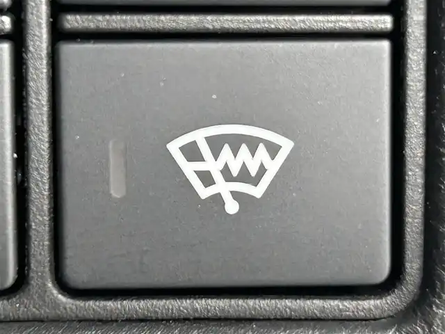 ホンダ ヴェゼル ハイブリッド e:HEV Z 道央・札幌 2022(令4)年 4.1万km プラチナホワイトパール ・４WD/・寒冷地仕様/・純正ロアスカート（F・R）/・純正ガーニッシュ（S・R）/・ホンダコネクトディスプレイ/　BT／AppleCarPlay／AndroidAuto/・マルチビューカメラシステム/・純正ビルトインETC2.0 /・純正前後ドライブレコーダー/・ホンダセンシング/・衝突軽減ブレーキ/・レーンキープアシスト/・横滑り防止装置/・アイドリングストップ/・ブラインドスポットインフォメーション/・ハーフレザーシート/・前席シートヒーター/・ステアリングヒーター/・ワイヤレス充電/・パドルシフト/・テールゲートスポイラー/・純正AW18インチ/・スマートキー/・プッシュスタート/・スペアキー