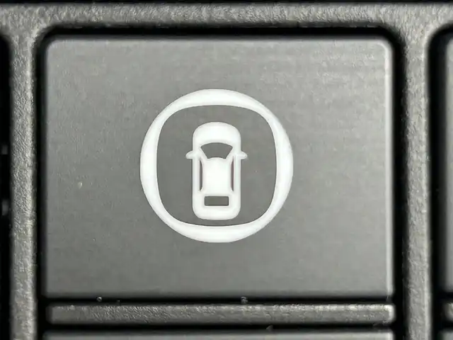 ホンダ ヴェゼル ハイブリッド e:HEV Z 道央・札幌 2022(令4)年 4.1万km プラチナホワイトパール ・４WD/・寒冷地仕様/・純正ロアスカート（F・R）/・純正ガーニッシュ（S・R）/・ホンダコネクトディスプレイ/　BT／AppleCarPlay／AndroidAuto/・マルチビューカメラシステム/・純正ビルトインETC2.0 /・純正前後ドライブレコーダー/・ホンダセンシング/・衝突軽減ブレーキ/・レーンキープアシスト/・横滑り防止装置/・アイドリングストップ/・ブラインドスポットインフォメーション/・ハーフレザーシート/・前席シートヒーター/・ステアリングヒーター/・ワイヤレス充電/・パドルシフト/・テールゲートスポイラー/・純正AW18インチ/・スマートキー/・プッシュスタート/・スペアキー