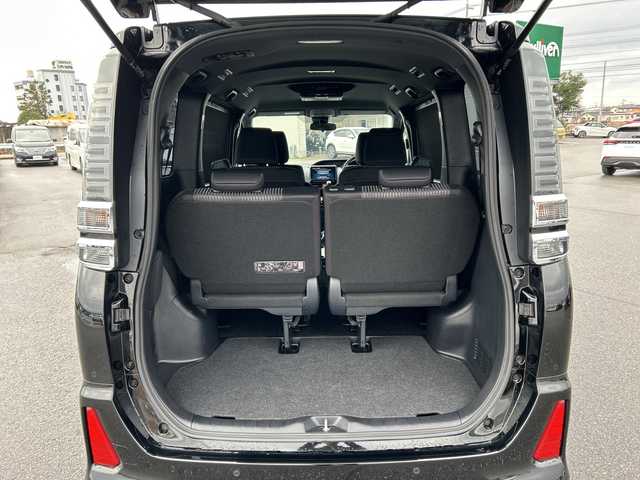 トヨタ ヴォクシー ZS 煌Ⅲ 富山県 2021(令3)年 7.2万km ブラック ４WD/アルパインフリップダウンモニター/アルパイン車種専用９インチメモリナビ/【フルセグＴＶ/CD/DVD/USB/HDMI/BT】/バックカメラ/社外デジタルインナーミラー/両側パワースライドドア/ウォークスルー/純正アルミホイール/純正フロアマット/エンジンスターター/ビルトインＥＴＣ/コーナーセンサー/LEDヘッドライト/オートハイビーム