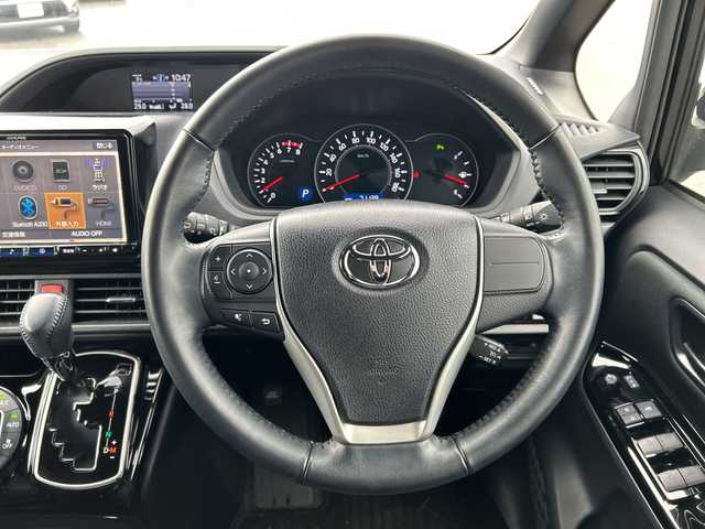 トヨタ ヴォクシー ZS 煌Ⅲ 富山県 2021(令3)年 7.2万km ブラック ４WD/アルパインフリップダウンモニター/アルパイン車種専用９インチメモリナビ/【フルセグＴＶ/CD/DVD/USB/HDMI/BT】/バックカメラ/社外デジタルインナーミラー/両側パワースライドドア/ウォークスルー/純正アルミホイール/純正フロアマット/エンジンスターター/ビルトインＥＴＣ/コーナーセンサー/LEDヘッドライト/オートハイビーム