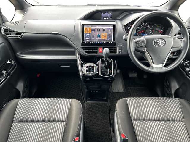 トヨタ ヴォクシー ZS 煌Ⅲ 富山県 2021(令3)年 7.2万km ブラック ４WD/アルパインフリップダウンモニター/アルパイン車種専用９インチメモリナビ/【フルセグＴＶ/CD/DVD/USB/HDMI/BT】/バックカメラ/社外デジタルインナーミラー/両側パワースライドドア/ウォークスルー/純正アルミホイール/純正フロアマット/エンジンスターター/ビルトインＥＴＣ/コーナーセンサー/LEDヘッドライト/オートハイビーム