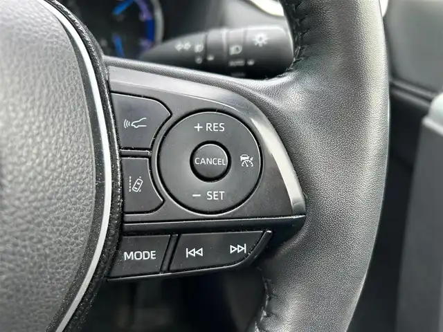 トヨタ ＲＡＶ４ ハイブリッドG 宮城県 2020(令2)年 4.6万km ホワイトパールクリスタルシャイン ワンオーナー　/純正９インチナビ　/・フルセグ/Bluetooth/HDMI/SD録画/CD/DVD/ボタン式TVキャンセラー付き/パノラマルーフ　/バックカメラ　/純正前後ドライブレコーダー　/ビルドインＥＴＣ　/トヨタセーフティセンス　/・プリクラッシュセーフティ/・レーントトレーシングアシストポート/・レーダークルーズコントロール/・オートマチックハイビーム/・ロードサインアシスト/インテリジェントクリアランスソナー/リアトラフィックオートブレーキ/ブラインドスポットモニター/ハンズフリーパワーバックドア　/ステアリングヒーター　/シートヒーター　/メモリ式パワーシート【運転席】/LEDヘッドライト/AC100V/スマートキー×２/保証書/取扱説明書/ナビ説明書
