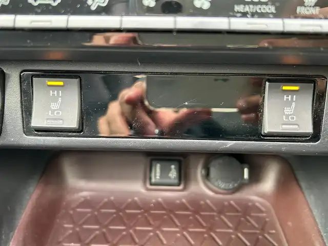 トヨタ ＲＡＶ４ ハイブリッドG 宮城県 2020(令2)年 4.6万km ホワイトパールクリスタルシャイン ワンオーナー　/純正９インチナビ　/・フルセグ/Bluetooth/HDMI/SD録画/CD/DVD/ボタン式TVキャンセラー付き/パノラマルーフ　/バックカメラ　/純正前後ドライブレコーダー　/ビルドインＥＴＣ　/トヨタセーフティセンス　/・プリクラッシュセーフティ/・レーントトレーシングアシストポート/・レーダークルーズコントロール/・オートマチックハイビーム/・ロードサインアシスト/インテリジェントクリアランスソナー/リアトラフィックオートブレーキ/ブラインドスポットモニター/ハンズフリーパワーバックドア　/ステアリングヒーター　/シートヒーター　/メモリ式パワーシート【運転席】/LEDヘッドライト/AC100V/スマートキー×２/保証書/取扱説明書/ナビ説明書