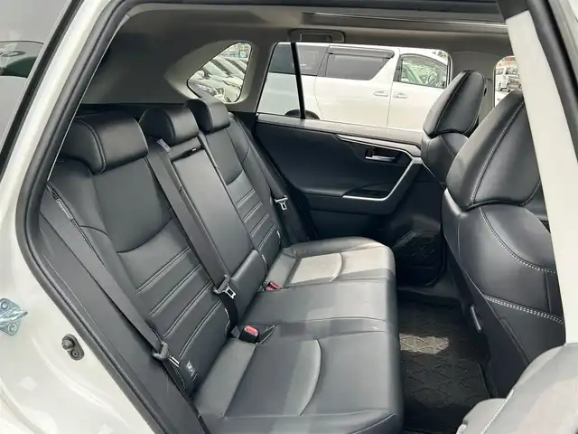 トヨタ ＲＡＶ４ ハイブリッドG 宮城県 2020(令2)年 4.6万km ホワイトパールクリスタルシャイン ワンオーナー　/純正９インチナビ　/・フルセグ/Bluetooth/HDMI/SD録画/CD/DVD/ボタン式TVキャンセラー付き/パノラマルーフ　/バックカメラ　/純正前後ドライブレコーダー　/ビルドインＥＴＣ　/トヨタセーフティセンス　/・プリクラッシュセーフティ/・レーントトレーシングアシストポート/・レーダークルーズコントロール/・オートマチックハイビーム/・ロードサインアシスト/インテリジェントクリアランスソナー/リアトラフィックオートブレーキ/ブラインドスポットモニター/ハンズフリーパワーバックドア　/ステアリングヒーター　/シートヒーター　/メモリ式パワーシート【運転席】/LEDヘッドライト/AC100V/スマートキー×２/保証書/取扱説明書/ナビ説明書