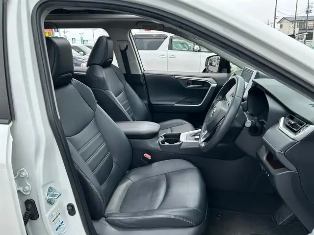 トヨタ ＲＡＶ４ ハイブリッドG 宮城県 2020(令2)年 4.6万km ホワイトパールクリスタルシャイン ワンオーナー　/純正９インチナビ　/・フルセグ/Bluetooth/HDMI/SD録画/CD/DVD/ボタン式TVキャンセラー付き/パノラマルーフ　/バックカメラ　/純正前後ドライブレコーダー　/ビルドインＥＴＣ　/トヨタセーフティセンス　/・プリクラッシュセーフティ/・レーントトレーシングアシストポート/・レーダークルーズコントロール/・オートマチックハイビーム/・ロードサインアシスト/インテリジェントクリアランスソナー/リアトラフィックオートブレーキ/ブラインドスポットモニター/ハンズフリーパワーバックドア　/ステアリングヒーター　/シートヒーター　/メモリ式パワーシート【運転席】/LEDヘッドライト/AC100V/スマートキー×２/保証書/取扱説明書/ナビ説明書