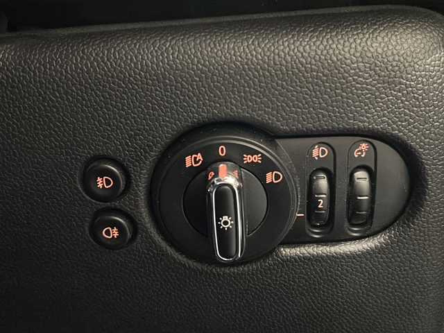 ＭＩＮＩ ミニ クーパー S 60イヤーズED 新潟県 2019(令1)年 1.7万km ブリティッシュレーシンググリーン 限定車”60イヤーズエディション”/-ボンネット・ストライプ/-サイド・スカットル/-ドア・シル・プレート/-インテリア・サーフェス/-ロゴ・プロジェクション/-17インチアロイ・ホイール/-ペッパー・ホワイト・ルーフ & ミラー・キャップ/-シート・ヒーター（フロント／左右）/-MINI Yours レザー　ラウンジ　ダーク・マロン/-MINI Yours スポーツ・レザー・ステアリング/-CAMERA & PARKING ASSIST パッケージ/-PEPPER パッケージ/-LED LIGHT パッケージ/-オンボード・コンピューター/-クルーズ・コントロール/-MINI ドライビング・モード/-スポーツAT（パドル・シフト付）/純正HDDナビ/ETC/インテリジェントセーフティ/LEDヘッドライト/アイドリングストップ