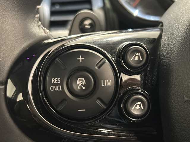 ＭＩＮＩ ミニ クーパー S 60イヤーズED 新潟県 2019(令1)年 1.7万km ブリティッシュレーシンググリーン 限定車”60イヤーズエディション”/-ボンネット・ストライプ/-サイド・スカットル/-ドア・シル・プレート/-インテリア・サーフェス/-ロゴ・プロジェクション/-17インチアロイ・ホイール/-ペッパー・ホワイト・ルーフ & ミラー・キャップ/-シート・ヒーター（フロント／左右）/-MINI Yours レザー　ラウンジ　ダーク・マロン/-MINI Yours スポーツ・レザー・ステアリング/-CAMERA & PARKING ASSIST パッケージ/-PEPPER パッケージ/-LED LIGHT パッケージ/-オンボード・コンピューター/-クルーズ・コントロール/-MINI ドライビング・モード/-スポーツAT（パドル・シフト付）/純正HDDナビ/ETC/インテリジェントセーフティ/LEDヘッドライト/アイドリングストップ