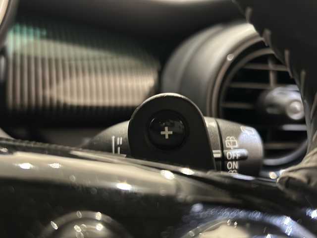 ＭＩＮＩ ミニ クーパー S 60イヤーズED 新潟県 2019(令1)年 1.7万km ブリティッシュレーシンググリーン 限定車”60イヤーズエディション”/-ボンネット・ストライプ/-サイド・スカットル/-ドア・シル・プレート/-インテリア・サーフェス/-ロゴ・プロジェクション/-17インチアロイ・ホイール/-ペッパー・ホワイト・ルーフ & ミラー・キャップ/-シート・ヒーター（フロント／左右）/-MINI Yours レザー　ラウンジ　ダーク・マロン/-MINI Yours スポーツ・レザー・ステアリング/-CAMERA & PARKING ASSIST パッケージ/-PEPPER パッケージ/-LED LIGHT パッケージ/-オンボード・コンピューター/-クルーズ・コントロール/-MINI ドライビング・モード/-スポーツAT（パドル・シフト付）/純正HDDナビ/ETC/インテリジェントセーフティ/LEDヘッドライト/アイドリングストップ