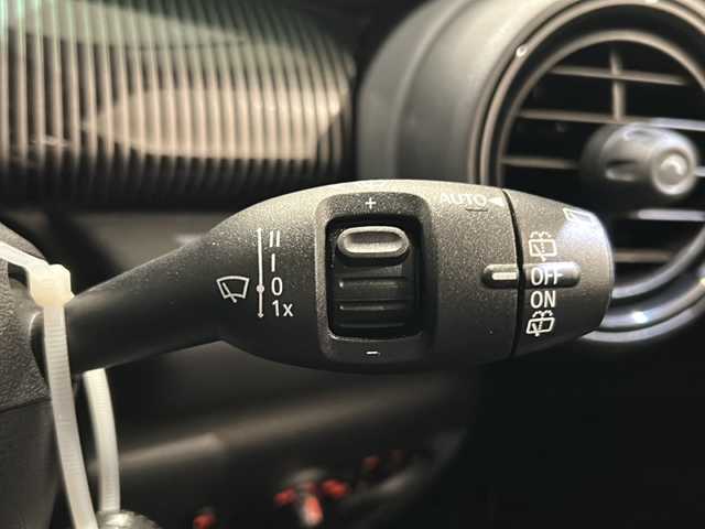 ＭＩＮＩ ミニ クーパー S 60イヤーズED 新潟県 2019(令1)年 1.7万km ブリティッシュレーシンググリーン 限定車”60イヤーズエディション”/-ボンネット・ストライプ/-サイド・スカットル/-ドア・シル・プレート/-インテリア・サーフェス/-ロゴ・プロジェクション/-17インチアロイ・ホイール/-ペッパー・ホワイト・ルーフ & ミラー・キャップ/-シート・ヒーター（フロント／左右）/-MINI Yours レザー　ラウンジ　ダーク・マロン/-MINI Yours スポーツ・レザー・ステアリング/-CAMERA & PARKING ASSIST パッケージ/-PEPPER パッケージ/-LED LIGHT パッケージ/-オンボード・コンピューター/-クルーズ・コントロール/-MINI ドライビング・モード/-スポーツAT（パドル・シフト付）/純正HDDナビ/ETC/インテリジェントセーフティ/LEDヘッドライト/アイドリングストップ