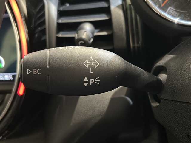 ＭＩＮＩ ミニ クーパー S 60イヤーズED 新潟県 2019(令1)年 1.7万km ブリティッシュレーシンググリーン 限定車”60イヤーズエディション”/-ボンネット・ストライプ/-サイド・スカットル/-ドア・シル・プレート/-インテリア・サーフェス/-ロゴ・プロジェクション/-17インチアロイ・ホイール/-ペッパー・ホワイト・ルーフ & ミラー・キャップ/-シート・ヒーター（フロント／左右）/-MINI Yours レザー　ラウンジ　ダーク・マロン/-MINI Yours スポーツ・レザー・ステアリング/-CAMERA & PARKING ASSIST パッケージ/-PEPPER パッケージ/-LED LIGHT パッケージ/-オンボード・コンピューター/-クルーズ・コントロール/-MINI ドライビング・モード/-スポーツAT（パドル・シフト付）/純正HDDナビ/ETC/インテリジェントセーフティ/LEDヘッドライト/アイドリングストップ