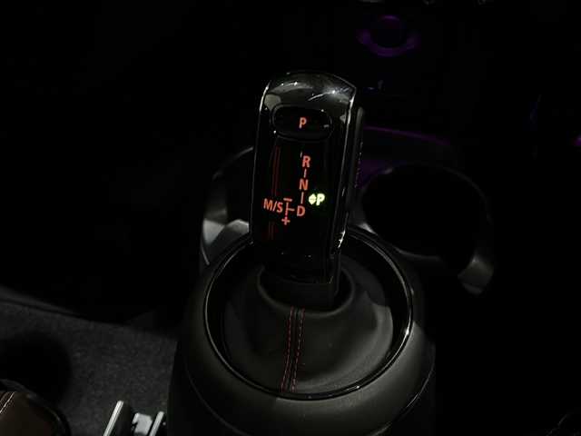 ＭＩＮＩ ミニ クーパー S 60イヤーズED 新潟県 2019(令1)年 1.7万km ブリティッシュレーシンググリーン 限定車”60イヤーズエディション”/-ボンネット・ストライプ/-サイド・スカットル/-ドア・シル・プレート/-インテリア・サーフェス/-ロゴ・プロジェクション/-17インチアロイ・ホイール/-ペッパー・ホワイト・ルーフ & ミラー・キャップ/-シート・ヒーター（フロント／左右）/-MINI Yours レザー　ラウンジ　ダーク・マロン/-MINI Yours スポーツ・レザー・ステアリング/-CAMERA & PARKING ASSIST パッケージ/-PEPPER パッケージ/-LED LIGHT パッケージ/-オンボード・コンピューター/-クルーズ・コントロール/-MINI ドライビング・モード/-スポーツAT（パドル・シフト付）/純正HDDナビ/ETC/インテリジェントセーフティ/LEDヘッドライト/アイドリングストップ