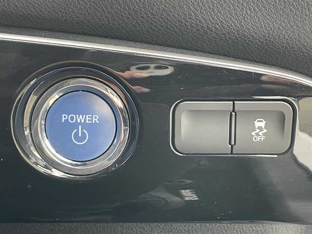 トヨタ プリウス S ツーリングセレクション 熊本県 2016(平28)年 5.1万km ホワイトパールクリスタルシャイン ワンオーナー/プッシュスタート/純正ナビ/（CD・DVD・フルセグTV・BTオーディオ・SD）/バックカメラ/ビルトインETC/ドライブレコーダー/純正17インチAW/合皮シート/前席シートヒーター/LEDヘッドライト/オートライト/純正フロアマット/純正ドアバイザー/新車保証書/取扱説明書/スマートスペアキー×1本