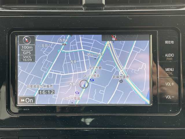 トヨタ プリウス S ツーリングセレクション 熊本県 2016(平28)年 5.1万km ホワイトパールクリスタルシャイン ワンオーナー/プッシュスタート/純正ナビ/（CD・DVD・フルセグTV・BTオーディオ・SD）/バックカメラ/ビルトインETC/ドライブレコーダー/純正17インチAW/合皮シート/前席シートヒーター/LEDヘッドライト/オートライト/純正フロアマット/純正ドアバイザー/新車保証書/取扱説明書/スマートスペアキー×1本
