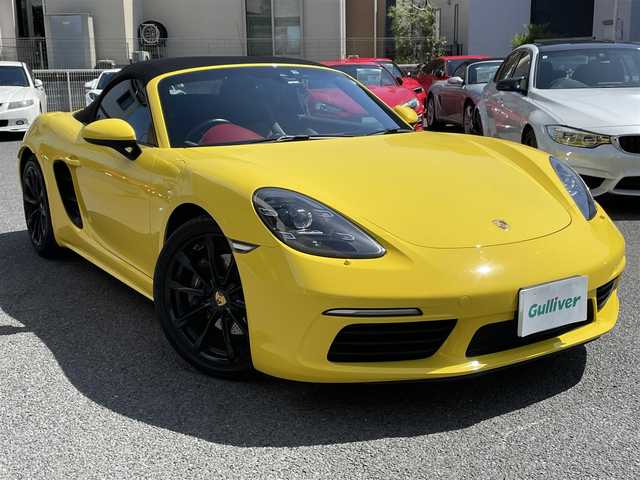 ポルシェ ７１８ボクスター 神奈川県 2016(平28)年 3.8万km 黄 スポーツクロノパッケージ/純正19インチボクスターSホイール/PASM/LEDヘッドライト/2トーンレザーインテリア/BOSEサウンドシステム/ロールオーバーボディー同色ペイント仕上げ/GTスポーツステアリング/ボディ同色ペイントヘッドライトクリーニングカバー/カーボンサイドキッキングプレート/グレートップウィンドウスクリーン/純正メモリーナビ/純正CD/DVD/USB/BT再生/ビルトインETC(DSRC)/ドライブレコーダー/ポルシェエントリー／ドライブシステム/パドルシフト/オートエアコン/シートヒーター/電格ドアミラー/保証書・取説あり