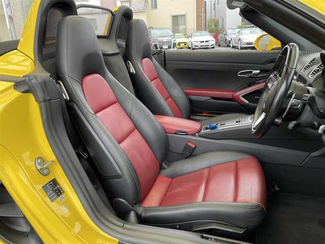 ポルシェ ７１８ボクスター 神奈川県 2016(平28)年 3.8万km 黄 スポーツクロノパッケージ/純正19インチボクスターSホイール/PASM/LEDヘッドライト/2トーンレザーインテリア/BOSEサウンドシステム/ロールオーバーボディー同色ペイント仕上げ/GTスポーツステアリング/ボディ同色ペイントヘッドライトクリーニングカバー/カーボンサイドキッキングプレート/グレートップウィンドウスクリーン/純正メモリーナビ/純正CD/DVD/USB/BT再生/ビルトインETC(DSRC)/ドライブレコーダー/ポルシェエントリー／ドライブシステム/パドルシフト/オートエアコン/シートヒーター/電格ドアミラー/保証書・取説あり