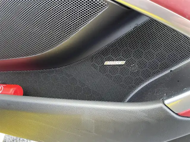 ポルシェ ７１８ボクスター 神奈川県 2016(平28)年 3.8万km 黄 スポーツクロノパッケージ/純正19インチボクスターSホイール/PASM/LEDヘッドライト/2トーンレザーインテリア/BOSEサウンドシステム/ロールオーバーボディー同色ペイント仕上げ/GTスポーツステアリング/ボディ同色ペイントヘッドライトクリーニングカバー/カーボンサイドキッキングプレート/グレートップウィンドウスクリーン/純正メモリーナビ/純正CD/DVD/USB/BT再生/ビルトインETC(DSRC)/ドライブレコーダー/ポルシェエントリー／ドライブシステム/パドルシフト/オートエアコン/シートヒーター/電格ドアミラー/保証書・取説あり