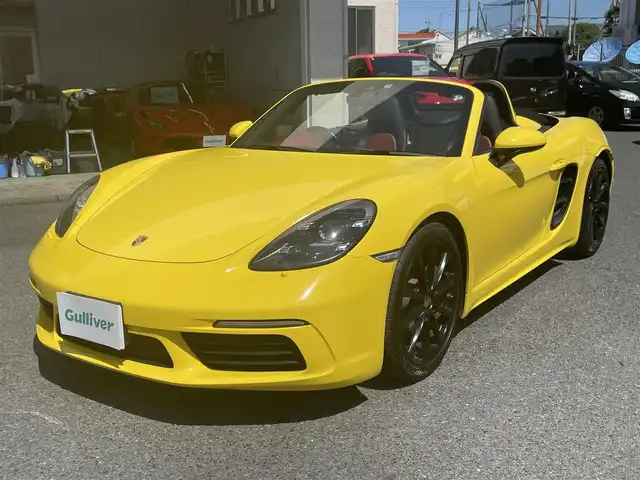 ポルシェ ７１８ボクスター 神奈川県 2016(平28)年 3.8万km 黄 スポーツクロノパッケージ/純正19インチボクスターSホイール/PASM/LEDヘッドライト/2トーンレザーインテリア/BOSEサウンドシステム/ロールオーバーボディー同色ペイント仕上げ/GTスポーツステアリング/ボディ同色ペイントヘッドライトクリーニングカバー/カーボンサイドキッキングプレート/グレートップウィンドウスクリーン/純正メモリーナビ/純正CD/DVD/USB/BT再生/ビルトインETC(DSRC)/ドライブレコーダー/ポルシェエントリー／ドライブシステム/パドルシフト/オートエアコン/シートヒーター/電格ドアミラー/保証書・取説あり