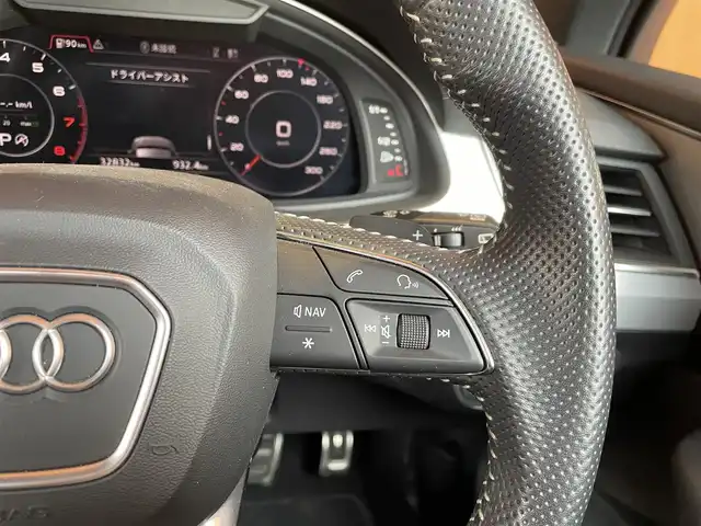 アウディ Ｑ７ 3．0TFSI クワトロ 愛知県 2018(平30)年 3.3万km ベージュ Ｓｌｉｎｅ　/サンルーフ　/黒革シート　/シートヒーター　/純正ナビ　/フルセグＴＶ　/３６０カメラ　/アダプティブエアサス　/ＡＣＣ　/ブラインドスポット　/レーンキープ　/７シーターパッケージ　/純正１８インチアルミ　/パドルシフト　/シートメモリ　