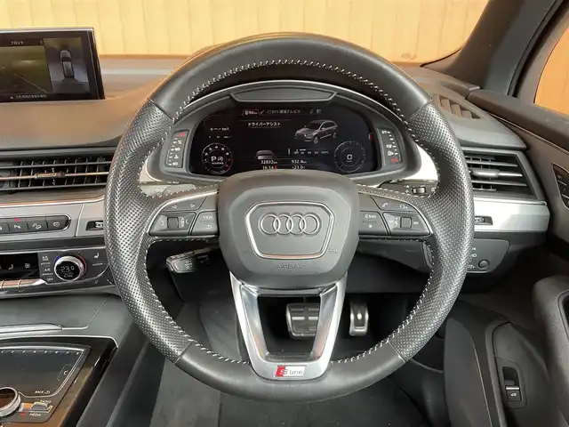 アウディ Ｑ７ 3．0TFSI クワトロ 愛知県 2018(平30)年 3.3万km ベージュ Ｓｌｉｎｅ　/サンルーフ　/黒革シート　/シートヒーター　/純正ナビ　/フルセグＴＶ　/３６０カメラ　/アダプティブエアサス　/ＡＣＣ　/ブラインドスポット　/レーンキープ　/７シーターパッケージ　/純正１８インチアルミ　/パドルシフト　/シートメモリ　