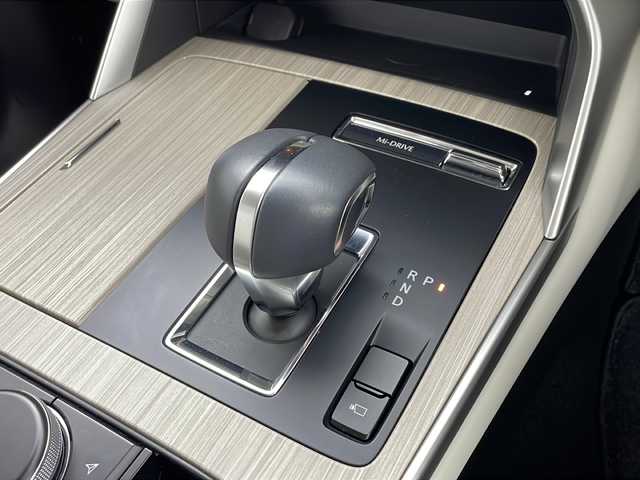 マツダ ＣＸ－６０ 25S エクスクルーシブモード 鹿児島県 2023(令5)年 0.6万km ロジウムホワイトプレミアムメタリック 純正12.3インチナビ/(BT/USB/HDMI)/フルセグTV/全周囲カメラ/BOSEスピーカー/ETC/サンルーフ/衝突軽減ブレーキ/レーダークルーズコントロール/コーナーセンサー/ブラインドスポットモニター/レザーシート/前席パワーシート/全席シートヒーター/前席エアーシート/パワーバックドア/ステアリングヒーター/ステアリングリモコン/革巻きステアリング/LEDヘッドライト/オートライト/オートハイビーム/電動パーキングブレーキ/オートホールド/スマートキー/電動格納ミラー/純正フロアマット/純正アルミ20インチ