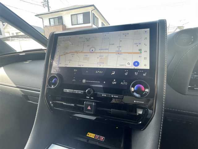 トヨタ アルファードハイブリット Z 愛知県 2025(令7)年 0.2万km プラチナホワイトパールマイカ ワンオーナー/左右独立パノラマルーフ＆電動シェード〈MOP〉/ユニバーサルステップ〈MOP〉/TOYOTAチームメイト〈MOP〉/・アドパンストパーク/・パーキングサポートブレーキ/・アドバンストドライブ/・フロントクロストラフィックアラート/・レーンチェンジアシスト/・ドライバーモニターカメラ/・パドルシフト/両側パワースライドドア/パワーバックドア/14インチディスプレイオーディオプラス/・車載ナビ／Bluetooth／HDMI/・地デジTV／Miracast/アラウンドビューカメラ/黒合皮シート/前席パワーシート/前席2列目シートヒーター＆ベンチレーション/2列目エグゼクティブパワーシート/デジタルインナーミラー/3眼LEDヘッドライト/フォグランプ/置くだけ充電/ビルトインETC2.0/TOYOTA Safety Sense/・プリクラッシュセーフティ/・レーントレーシングアシスト/・レーンディパーチャーアラート/・レーダークルーズコントロール/・アダプティブハイビーム/ブラインドスポットモニター/純正18インチAW