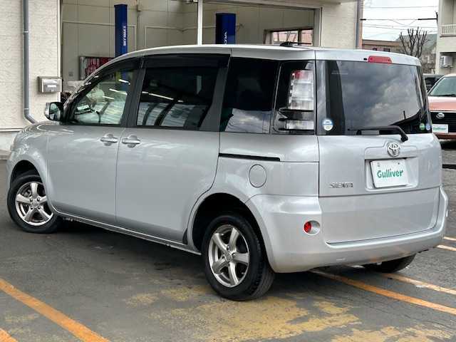 トヨタ シエンタ X Lパッケージ 道東・釧路十勝 2014(平26)年 2.8万km シルバーM ワンオーナー/寒冷地仕様/純正メモリーナビ/  (CD/ワンセグTV/Bluetooth)/バックカメラ/片側パワースライドドア/ウィンカーミラー/電動格納ミラー/運転席シートリフター/純正ドアバイザー/純正フロアマット/純正ドライブレコーダー/社外エンジンスターター/リモコンキー/スペアキー/リア五面フィルム施工/ディーラー記録簿 H29/R1/3/5/フロントワイパーデアイサー/取扱説明書/保証書/ナビ取説/社外14インチアルミホイール/夏タイヤ積込/  (175/70R14、2mm)