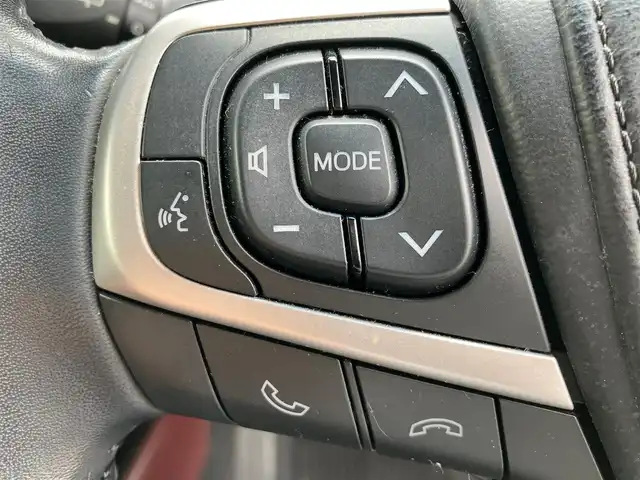 トヨタ ハリアー プレミアム アドバンスドP 静岡県 2016(平28)年 6.1万km ブラック エンジンスタートボタン/スマートキー/スペアキー１本/アイドリングストップ/パワーステアリング/パワーウィンドウ/MTモード付AT/オートエアコン/クルーズコントロール/保証書/取扱説明書/USB入力端子/純正ETC/純正メモリナビ（CD.DVD.BT.フルセグ）/純正フロアマット/純正アルミホイール/全方位カメラ/電動リアゲート/D席パワーシート/ABS/横滑り防止装置/コーナーセンサー前後/レーンキープアシスト/オートライト/オートマチックハイビーム/LEDライト/W+サイドエアバック/衝突軽減システム/JBL