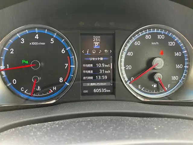 トヨタ ハリアー プレミアム アドバンスドP 静岡県 2016(平28)年 6.1万km ブラック エンジンスタートボタン/スマートキー/スペアキー１本/アイドリングストップ/パワーステアリング/パワーウィンドウ/MTモード付AT/オートエアコン/クルーズコントロール/保証書/取扱説明書/USB入力端子/純正ETC/純正メモリナビ（CD.DVD.BT.フルセグ）/純正フロアマット/純正アルミホイール/全方位カメラ/電動リアゲート/D席パワーシート/ABS/横滑り防止装置/コーナーセンサー前後/レーンキープアシスト/オートライト/オートマチックハイビーム/LEDライト/W+サイドエアバック/衝突軽減システム/JBL