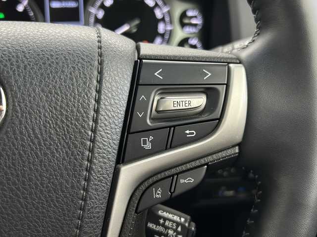トヨタ ランドクルーザー ZX G－フロンティア 宮城県 2016(平28)年 0.6万km ホワイトパールクリスタルシャイン ４ＷＤ　/サンルーフ　/純正９インチナビ(CD/DVD/BT/フルセグTV/HDMI)/リヤシートエンターテインメント/WALDエアロ/2本出マフラー/ルーフレール/クールボックス　/バックカメラ　/前後コーナーセンサー　/トヨタセーフティセンス/　・プリクラッシュセーフティ/　・レーダークルーズコントロール/　・レーンディパーチャーアラート/　・ブラインドスポットモニター/　・オートマチックハイビーム/オートライト/LEDライト/ビルトインETC2.0/純正アルミホイール/パワーバックドア/フルエアロ/全席パワーシート/全席シートヒーター　/前席エアシート/シートメモリー/ステアリングヒーター/ステアリングスイッチ/純正フロアマット/レザーシート/レザーステアリング/サイドバイザー/禁煙車