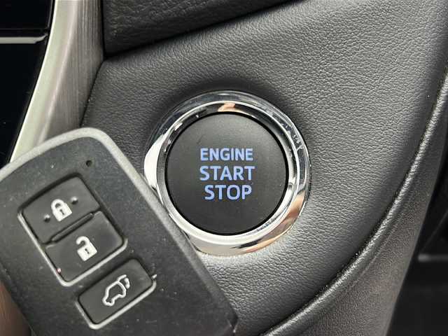 トヨタ ランドクルーザー ZX G－フロンティア 宮城県 2016(平28)年 0.6万km ホワイトパールクリスタルシャイン ４ＷＤ　/サンルーフ　/純正９インチナビ(CD/DVD/BT/フルセグTV/HDMI)/リヤシートエンターテインメント/WALDエアロ/2本出マフラー/ルーフレール/クールボックス　/バックカメラ　/前後コーナーセンサー　/トヨタセーフティセンス/　・プリクラッシュセーフティ/　・レーダークルーズコントロール/　・レーンディパーチャーアラート/　・ブラインドスポットモニター/　・オートマチックハイビーム/オートライト/LEDライト/ビルトインETC2.0/純正アルミホイール/パワーバックドア/フルエアロ/全席パワーシート/全席シートヒーター　/前席エアシート/シートメモリー/ステアリングヒーター/ステアリングスイッチ/純正フロアマット/レザーシート/レザーステアリング/サイドバイザー/禁煙車