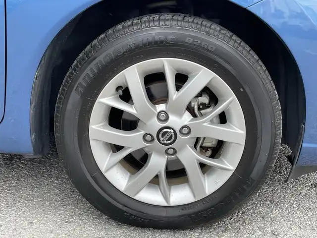 日産 ノート e－パワー メダリスト 千葉県 2019(令1)年 0.8万km シャイニングブルー 純正SDナビ/ (フルセグTV/CD/DVD/SD/AUX/Bluetooth)/アラウンドビューモニター/ドライブレコーダー (DRV-830)/ETC/クルーズコントロール/インテリジェントエマージェンシーブレーキ/インテリジェントルームミラー/前後コーナーセンサー/オートライト/LEDヘッドライト/フォグランプ/ウィンカー付き電動格納ミラー/ドアバイザー/プッシュエンジンスタート/スマートキー/純正フロアマット/純正15インチアルミホイール