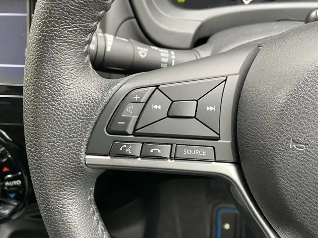 日産 ノート e－パワー メダリスト 千葉県 2019(令1)年 0.8万km シャイニングブルー 純正SDナビ/ (フルセグTV/CD/DVD/SD/AUX/Bluetooth)/アラウンドビューモニター/ドライブレコーダー (DRV-830)/ETC/クルーズコントロール/インテリジェントエマージェンシーブレーキ/インテリジェントルームミラー/前後コーナーセンサー/オートライト/LEDヘッドライト/フォグランプ/ウィンカー付き電動格納ミラー/ドアバイザー/プッシュエンジンスタート/スマートキー/純正フロアマット/純正15インチアルミホイール