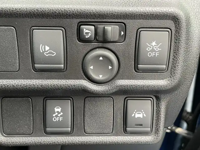 日産 ノート e－パワー メダリスト 千葉県 2019(令1)年 0.8万km シャイニングブルー 純正SDナビ/ (フルセグTV/CD/DVD/SD/AUX/Bluetooth)/アラウンドビューモニター/ドライブレコーダー (DRV-830)/ETC/クルーズコントロール/インテリジェントエマージェンシーブレーキ/インテリジェントルームミラー/前後コーナーセンサー/オートライト/LEDヘッドライト/フォグランプ/ウィンカー付き電動格納ミラー/ドアバイザー/プッシュエンジンスタート/スマートキー/純正フロアマット/純正15インチアルミホイール