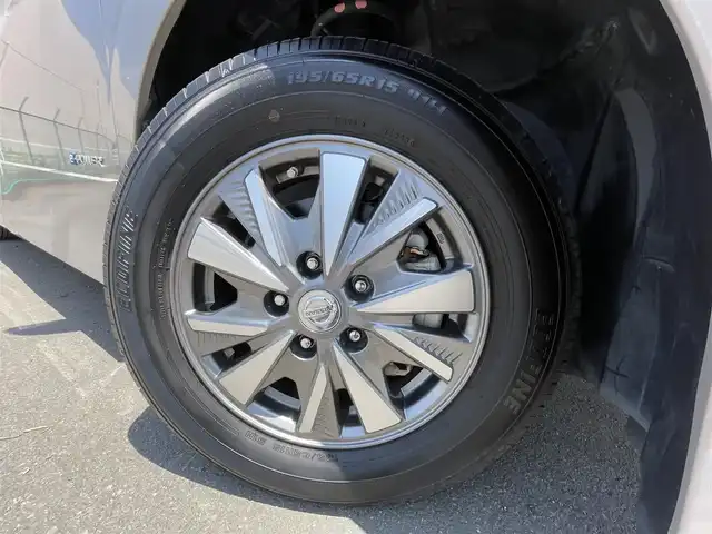 日産 セレナ e－パワー ハイウェイスター V 東京都 2019(令1)年 2.3万km カシミヤグレージュ 純正11型ナビ/アラウンドビューモニター/天吊モニター/デジタルミラー/エマージェンシーブレーキ/車線逸脱警報/ソナー/プロパイロット/ハンズフリーオートスライドドア/ＥＴＣ/ドライブレコーダー