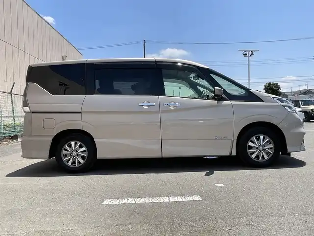 日産 セレナ e－パワー ハイウェイスター V 東京都 2019(令1)年 2.3万km カシミヤグレージュ 純正11型ナビ/アラウンドビューモニター/天吊モニター/デジタルミラー/エマージェンシーブレーキ/車線逸脱警報/ソナー/プロパイロット/ハンズフリーオートスライドドア/ＥＴＣ/ドライブレコーダー