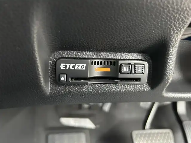 ホンダ ヴェゼル ハイブリッド e:HEV Z 静岡県 2023(令5)年 1.4万km クリスタルブラックパール ホンダセンシング/純正ディスプレイオーディオ/(AM/FM/BT/Applecarplay/androidauto)/フルセグTV/バックカメラ/ビルトインETC2.0/レーダークルーズコントロール/ハーフレザーシート/前席シートヒーター/ステアリングヒーター/パワーバックドア/前後コーナーセンサー/衝突被害軽減システム/横滑り防止装置/レーンキープアシスト/盗難防止装置/電動パーキングブレーキ/オートホールド/LEDヘッドライト/シーケンシャルターンランプ/オートマチックハイビーム/左右独立フルオートエアコン/そよ風アウトレット/スマートキー/プッシュスタート