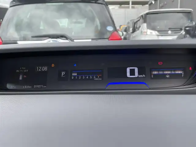 ホンダ フリード＋ クロスター 滋賀県 2023(令5)年 2万km プラチナホワイトパール 禁煙車/純正ナビ/CD/Bluetooth/FM/AM/SD/ipod/USB/バックカメラ/両側パワースライドドア/衝突軽減ブレーキ/アダプティブ・クルーズ・コントロール/車線維持支援システム/ETC/ハーフレザーシート/D/N席シートヒーター /前後ドライブレコーダー/LEDヘッドライト/オートライト/アイドリングストップ/ドアバイザー/プッシュスタート /スマートキー/電格ミラー