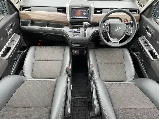 ホンダ フリード＋ クロスター 滋賀県 2023(令5)年 2万km プラチナホワイトパール 禁煙車/純正ナビ/CD/Bluetooth/FM/AM/SD/ipod/USB/バックカメラ/両側パワースライドドア/衝突軽減ブレーキ/アダプティブ・クルーズ・コントロール/車線維持支援システム/ETC/ハーフレザーシート/D/N席シートヒーター /前後ドライブレコーダー/LEDヘッドライト/オートライト/アイドリングストップ/ドアバイザー/プッシュスタート /スマートキー/電格ミラー
