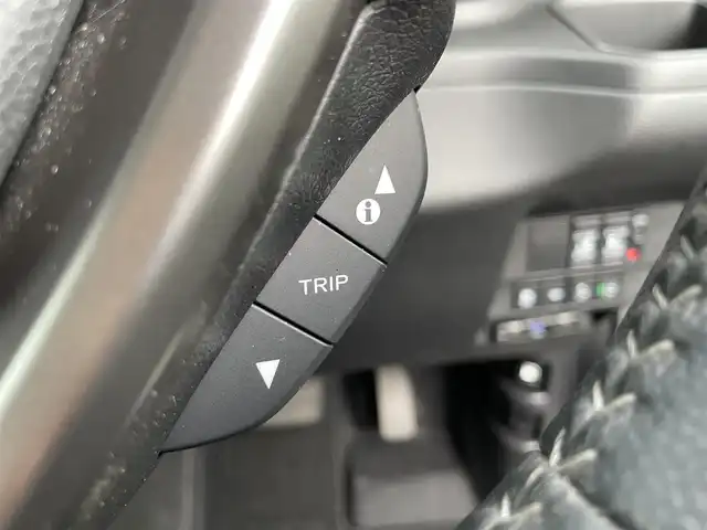 ホンダ フリード＋ クロスター 滋賀県 2023(令5)年 2万km プラチナホワイトパール 禁煙車/純正ナビ/CD/Bluetooth/FM/AM/SD/ipod/USB/バックカメラ/両側パワースライドドア/衝突軽減ブレーキ/アダプティブ・クルーズ・コントロール/車線維持支援システム/ETC/ハーフレザーシート/D/N席シートヒーター /前後ドライブレコーダー/LEDヘッドライト/オートライト/アイドリングストップ/ドアバイザー/プッシュスタート /スマートキー/電格ミラー