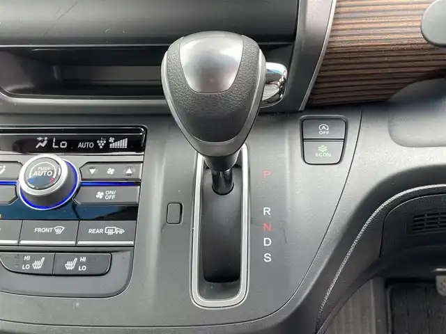 ホンダ フリード＋ クロスター 滋賀県 2023(令5)年 2万km プラチナホワイトパール 禁煙車/純正ナビ/CD/Bluetooth/FM/AM/SD/ipod/USB/バックカメラ/両側パワースライドドア/衝突軽減ブレーキ/アダプティブ・クルーズ・コントロール/車線維持支援システム/ETC/ハーフレザーシート/D/N席シートヒーター /前後ドライブレコーダー/LEDヘッドライト/オートライト/アイドリングストップ/ドアバイザー/プッシュスタート /スマートキー/電格ミラー