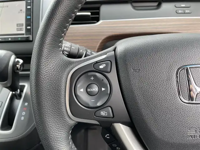 ホンダ フリード＋ クロスター 滋賀県 2023(令5)年 2万km プラチナホワイトパール 禁煙車/純正ナビ/CD/Bluetooth/FM/AM/SD/ipod/USB/バックカメラ/両側パワースライドドア/衝突軽減ブレーキ/アダプティブ・クルーズ・コントロール/車線維持支援システム/ETC/ハーフレザーシート/D/N席シートヒーター /前後ドライブレコーダー/LEDヘッドライト/オートライト/アイドリングストップ/ドアバイザー/プッシュスタート /スマートキー/電格ミラー