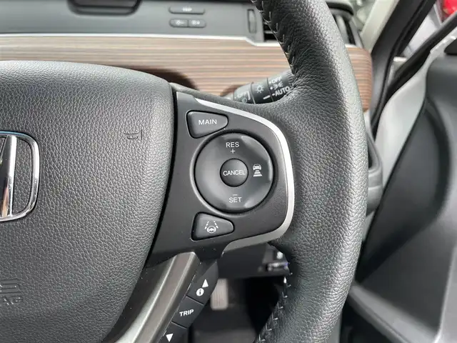 ホンダ フリード＋ クロスター 滋賀県 2023(令5)年 2万km プラチナホワイトパール 禁煙車/純正ナビ/CD/Bluetooth/FM/AM/SD/ipod/USB/バックカメラ/両側パワースライドドア/衝突軽減ブレーキ/アダプティブ・クルーズ・コントロール/車線維持支援システム/ETC/ハーフレザーシート/D/N席シートヒーター /前後ドライブレコーダー/LEDヘッドライト/オートライト/アイドリングストップ/ドアバイザー/プッシュスタート /スマートキー/電格ミラー