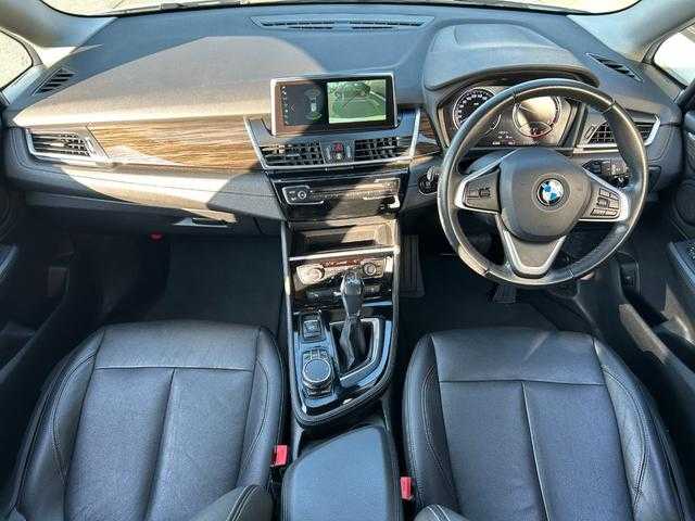 ＢＭＷ ２１８ｄ アクティブツアラー ラグジュアリー 埼玉県 2018(平30)年 6.4万km パール 後期型/パーキングサポートＰ/コンフォートＰ/黒革/パワーシート/シートヒーター/パワーバックドア/純正HDDナビ/(Bluetooth/USB)/バックカメラ/ＬＥＤヘッドライト