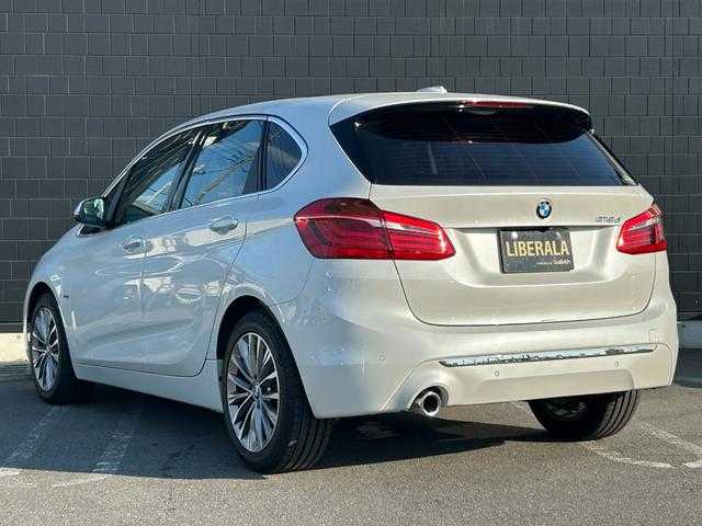 ＢＭＷ ２１８ｄ アクティブツアラー ラグジュアリー 埼玉県 2018(平30)年 6.4万km パール 後期型/パーキングサポートＰ/コンフォートＰ/黒革/パワーシート/シートヒーター/パワーバックドア/純正HDDナビ/(Bluetooth/USB)/バックカメラ/ＬＥＤヘッドライト