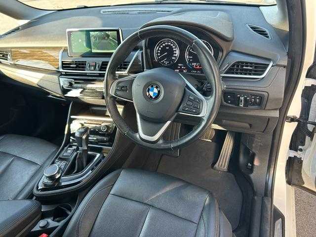 ＢＭＷ ２１８ｄ アクティブツアラー ラグジュアリー 埼玉県 2018(平30)年 6.4万km パール 後期型/パーキングサポートＰ/コンフォートＰ/黒革/パワーシート/シートヒーター/パワーバックドア/純正HDDナビ/(Bluetooth/USB)/バックカメラ/ＬＥＤヘッドライト